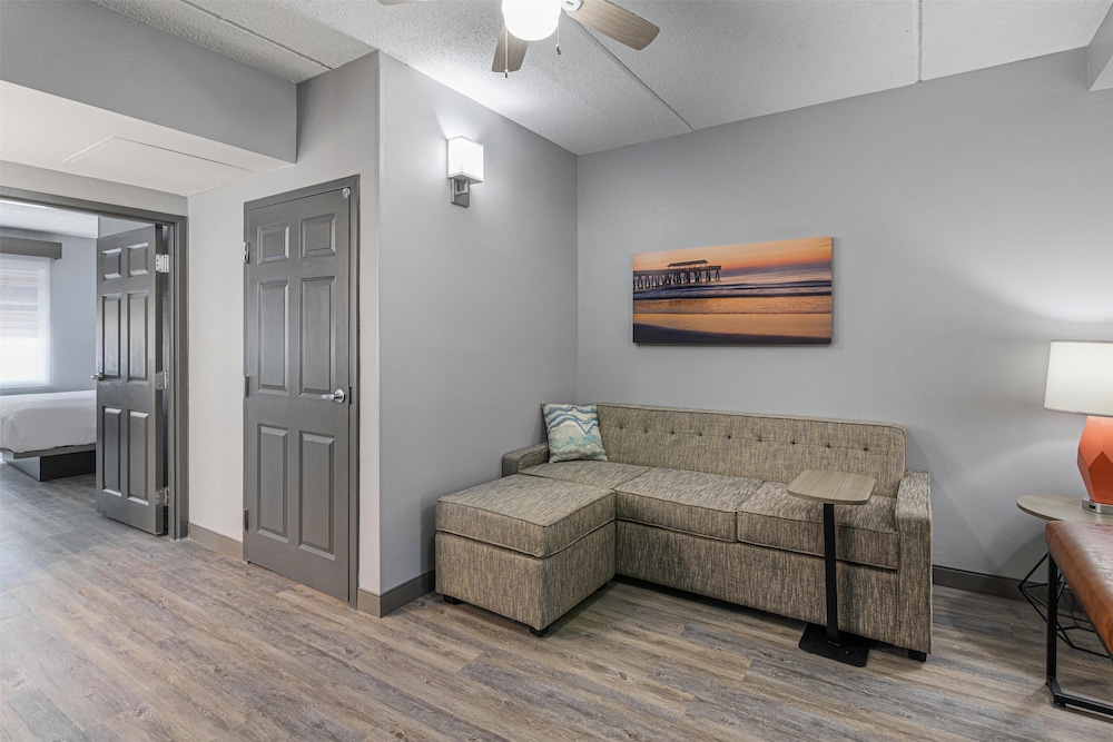 Suite, 1 King Bed, Accessible, Bathtub (with Sofabed) - Photo 2