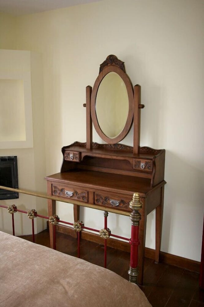 Suite, Fireplace photo 3