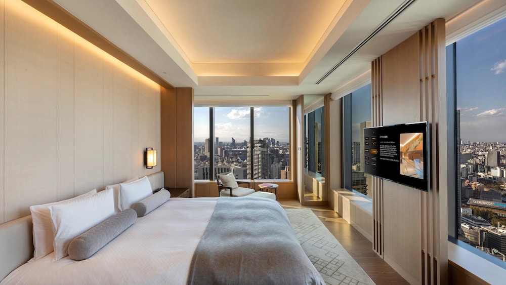 Corner Suite King (Breakfast & Club Lounge Access) 106sqm