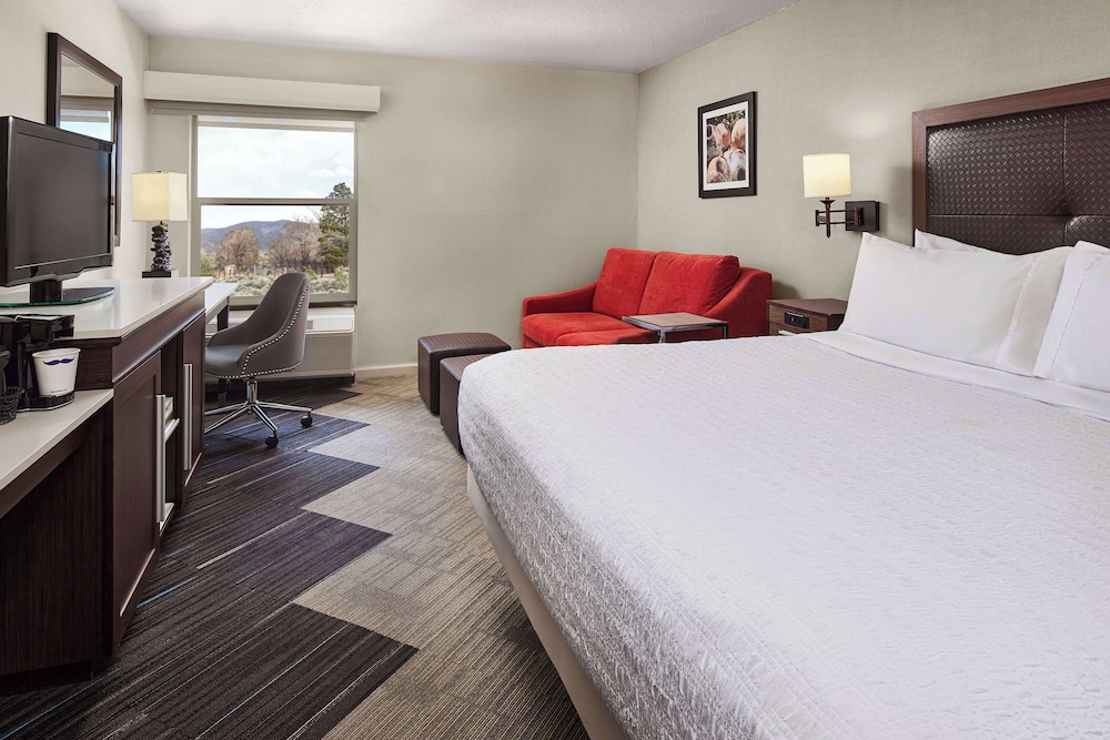 One King Bed, Non-Smoking - Photo 3