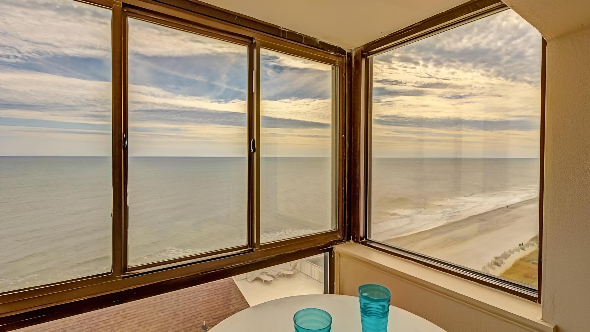 Studio, 1 King Bed, Hot Tub, Ocean View