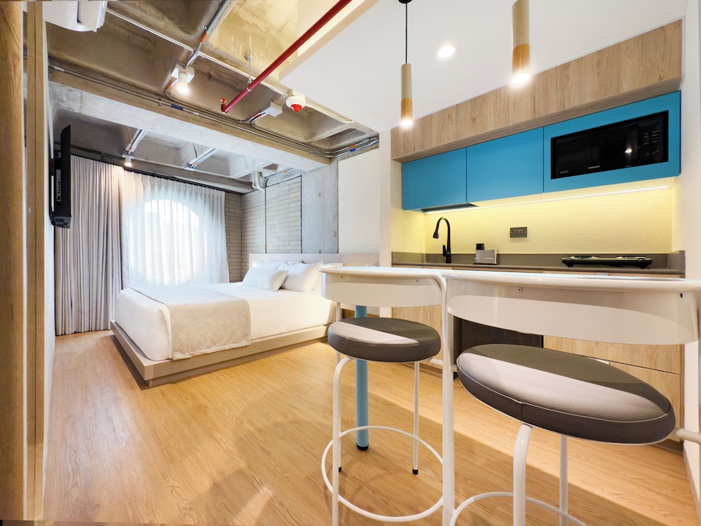 Superior Suite, City View