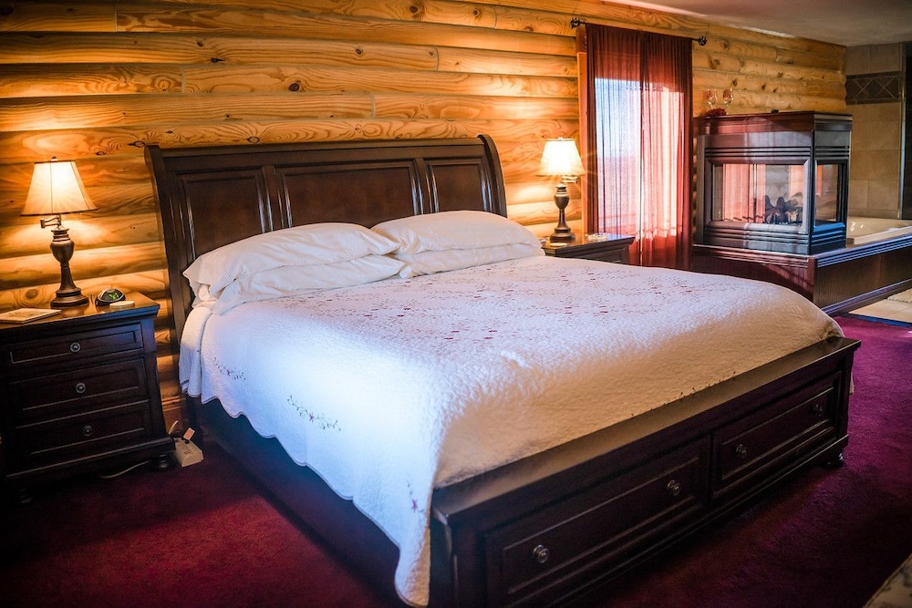 Deluxe Room, Jetted Tub (The Vineyard Suite) photo 3
