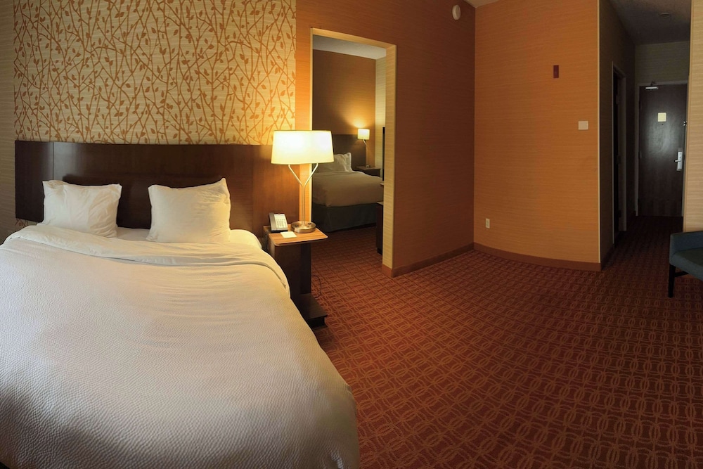 Standard Suite, Multiple Beds, Non Smoking photo 1