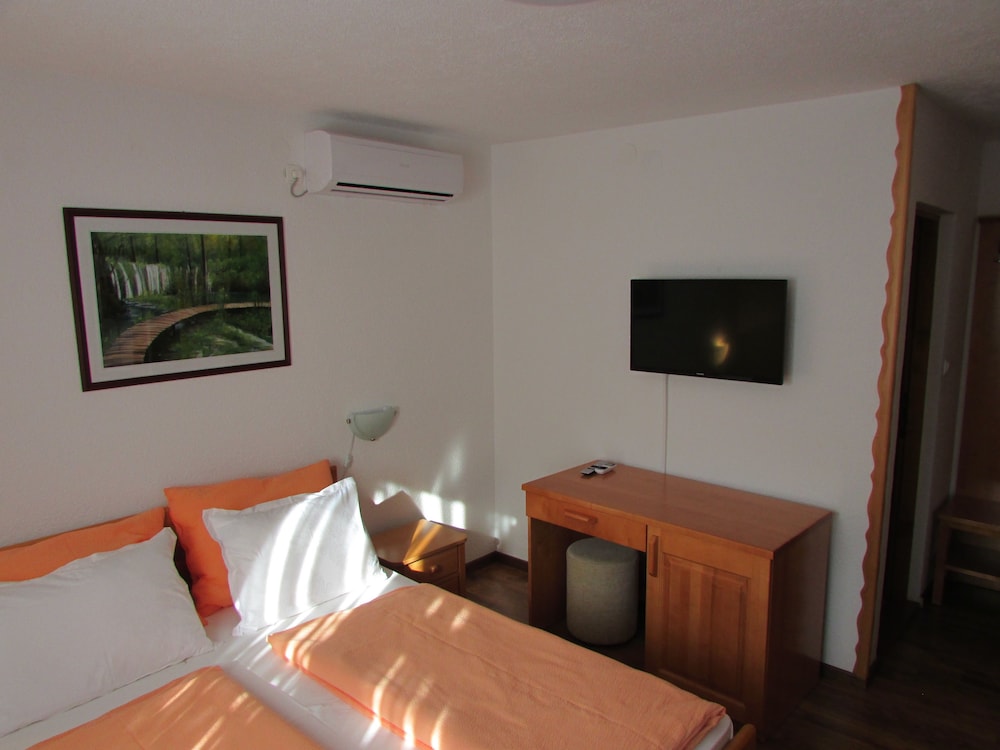 Standard Double Room, 1 Queen Bed, Mountain View photo 1