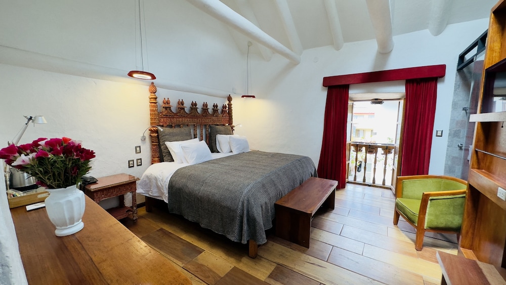 Design Room, 1 King Bed, City View photo 1