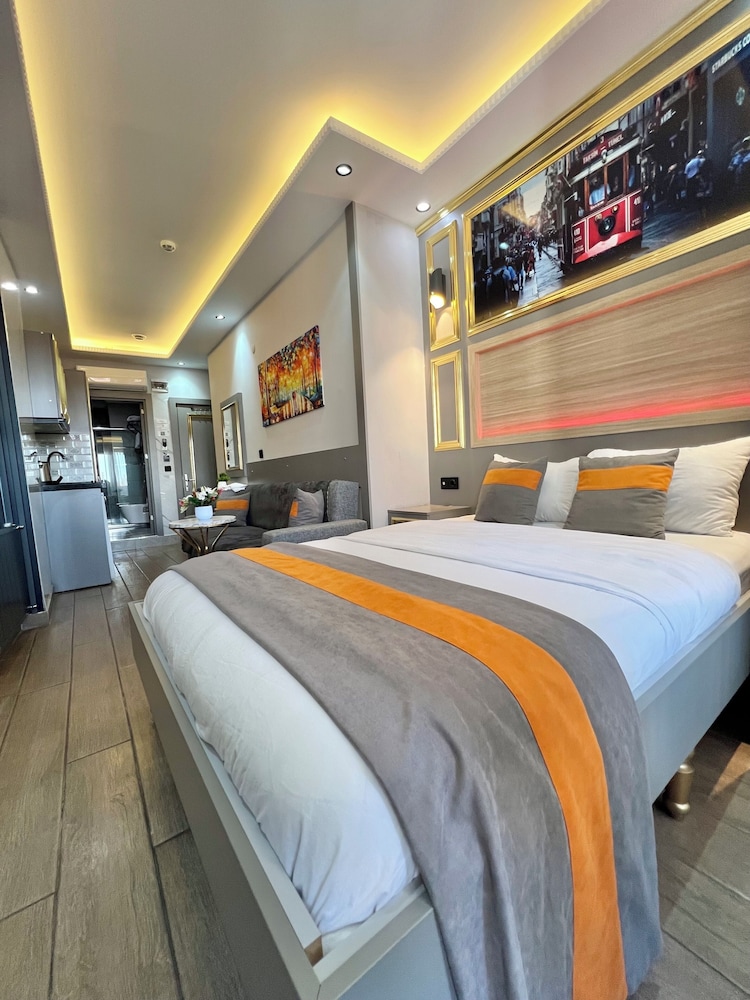 Deluxe Suite, City View photo 1