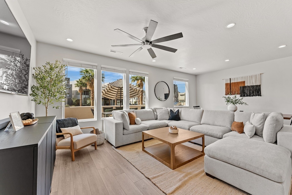 Townhome, 5 Bedrooms
