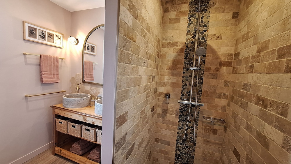 Superior Double Room, Ensuite (La Chaume) photo 2