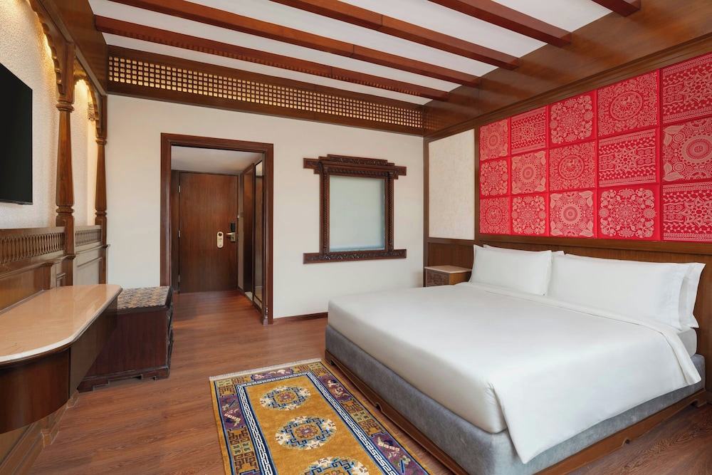 Standard Room, 1 King Bed, Garden View - Photo 1