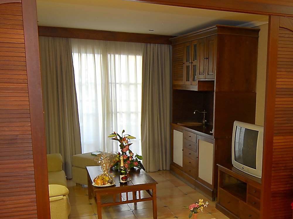 Junior Suite, Annex Building (2 adulto + 1 niño)