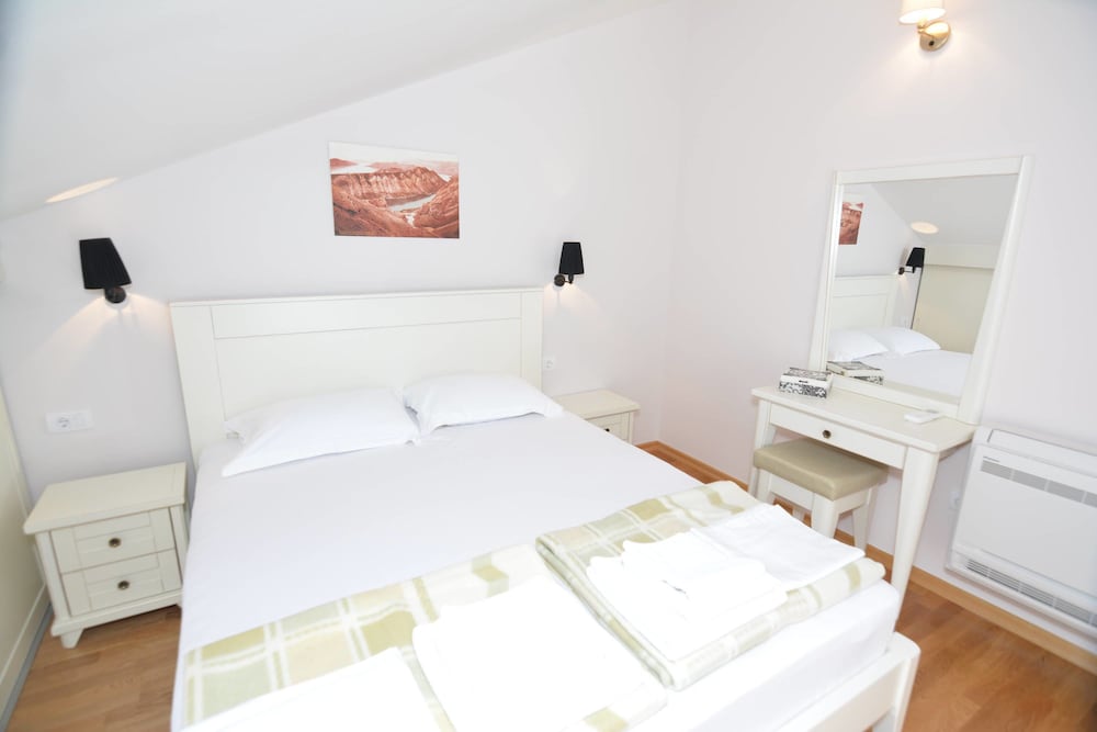Apartment, 2 Bedrooms, Terrace, Sea View photo 2