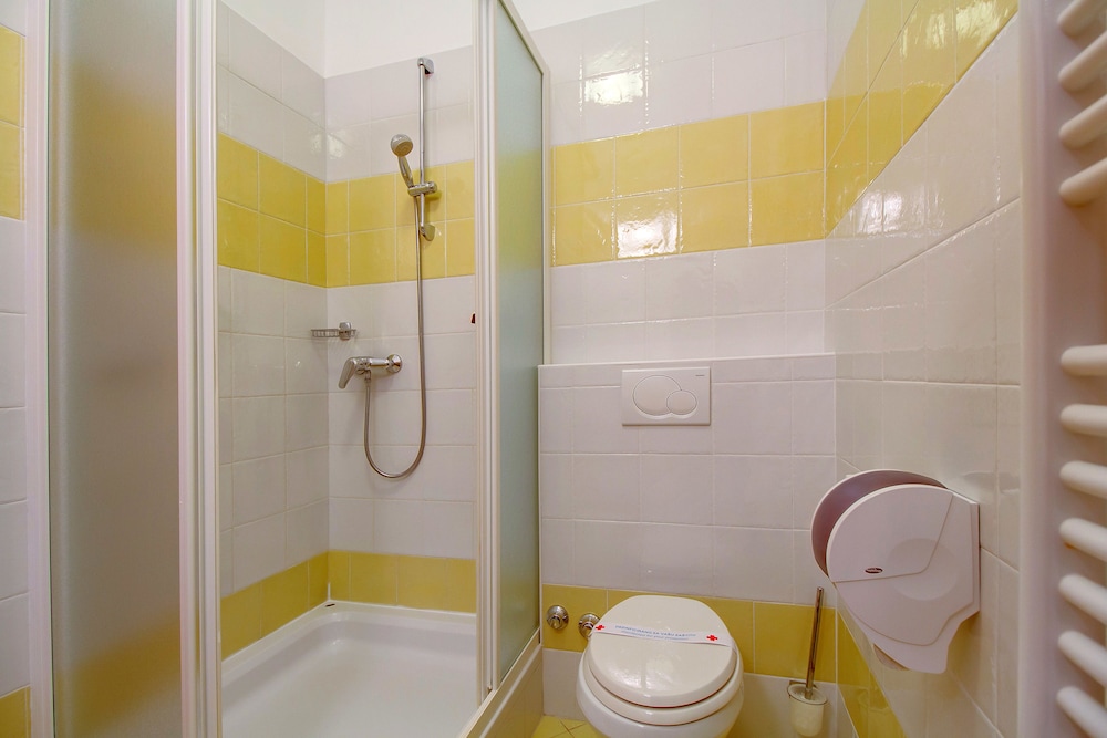 Standard Quadruple Room photo 3