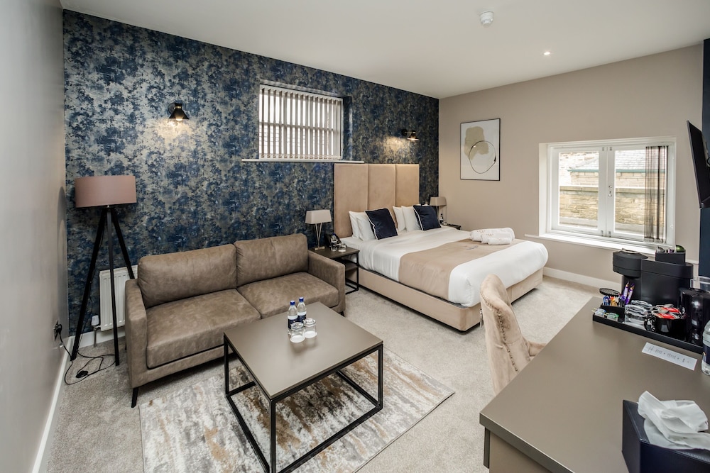 Suite, Ensuite (Navy ) - Photo 1
