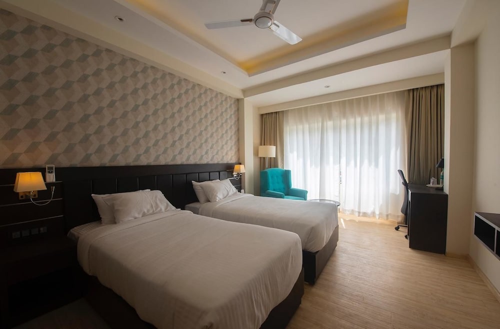 Standard Room, 1 King Bed