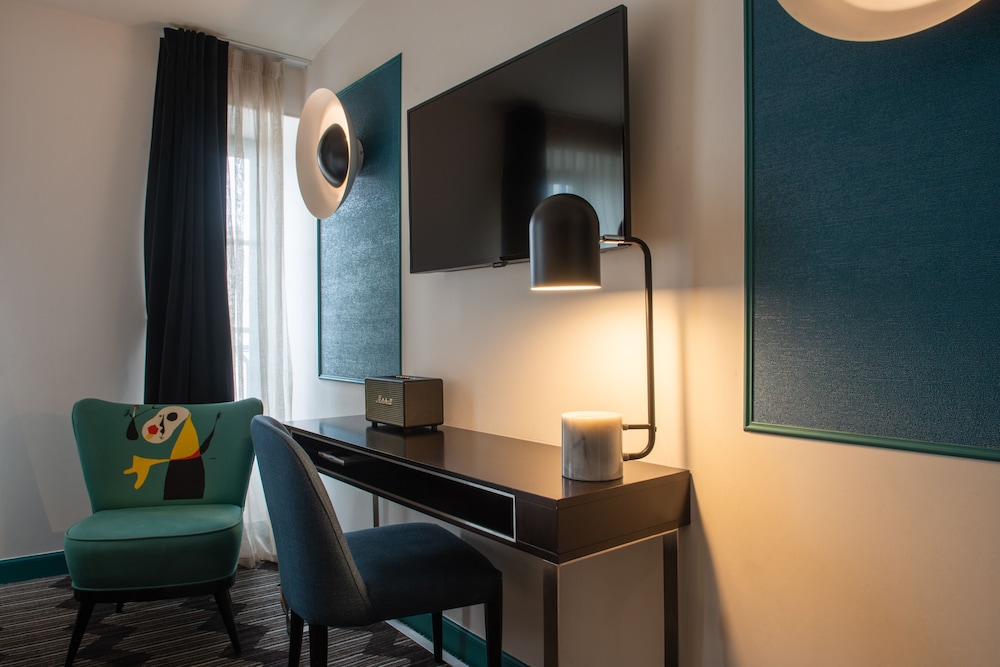Double Room (Les Artistes) thumbnail 6