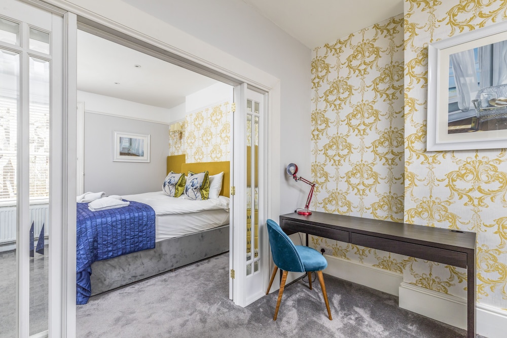Deluxe Suite - Photo 5