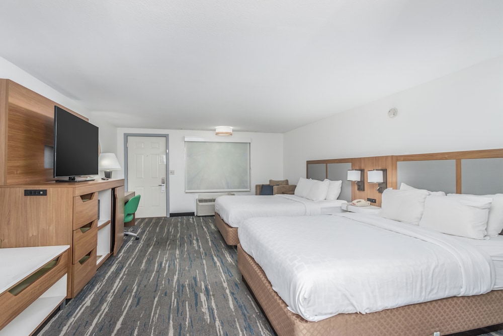 Standard Room, 2 Queen Beds, Fireplace photo 3
