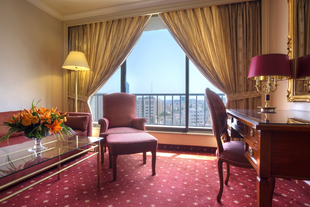 Deluxe Room - Photo 2