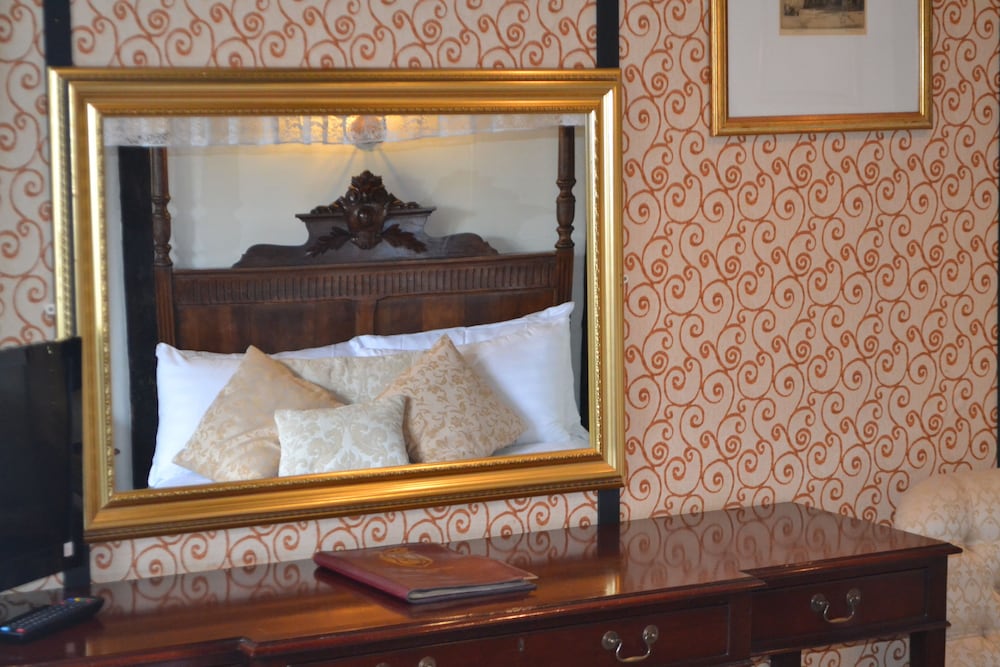 Double Room (Four Poster Bed) photo 2