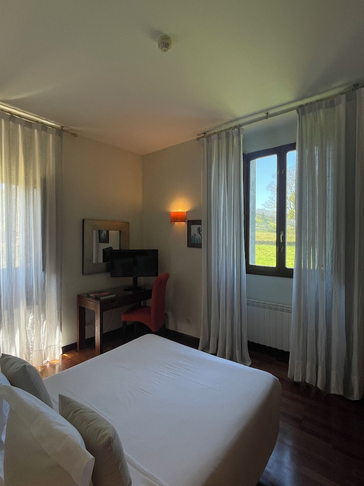 Basic Double Room, Mountain View photo 3