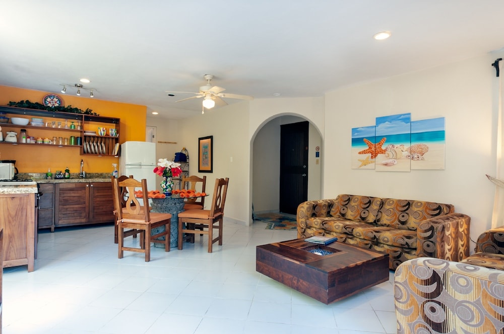Large One Bedroom Apartment with King bed & Sofa bed, photo 6