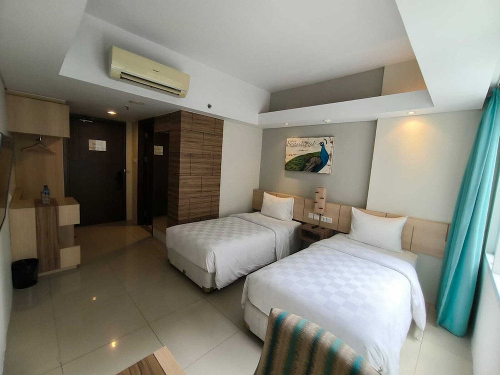 Superior Room, 2 Twin Beds, Non Smoking, City View
