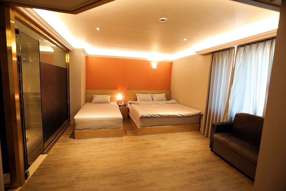 Family Deluxe Room photo 2