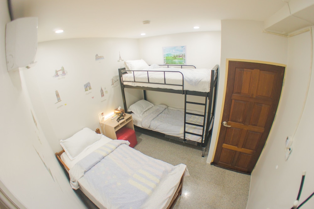 Basic Room (Mid) photo 1