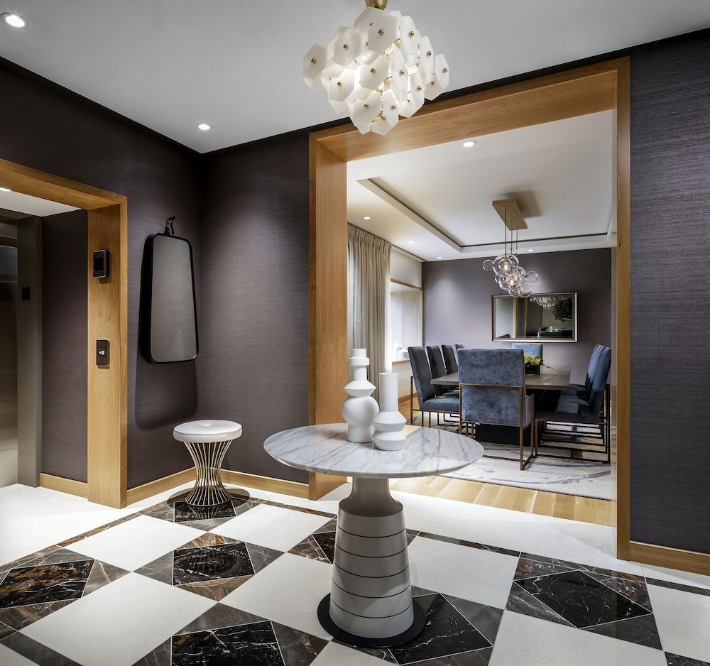 Royal Suite, 1 King Bed (Royale Ville Marie)