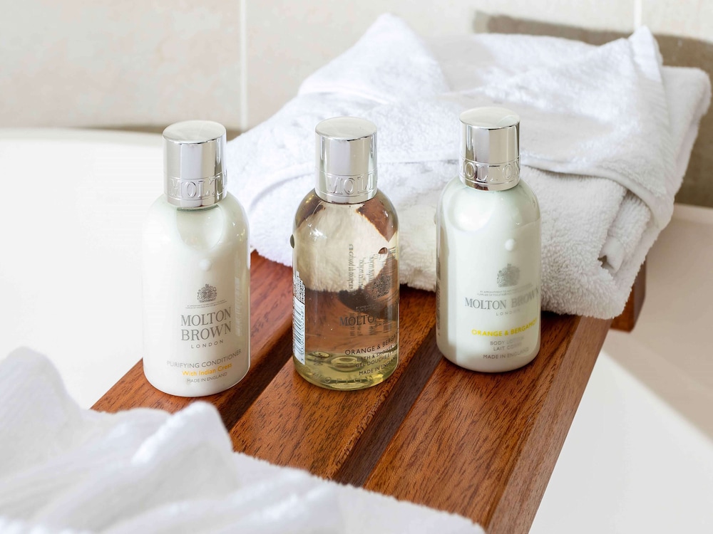 Suite, 1 King Bed, Ocean View (sunset Swim-out Butler Suite)