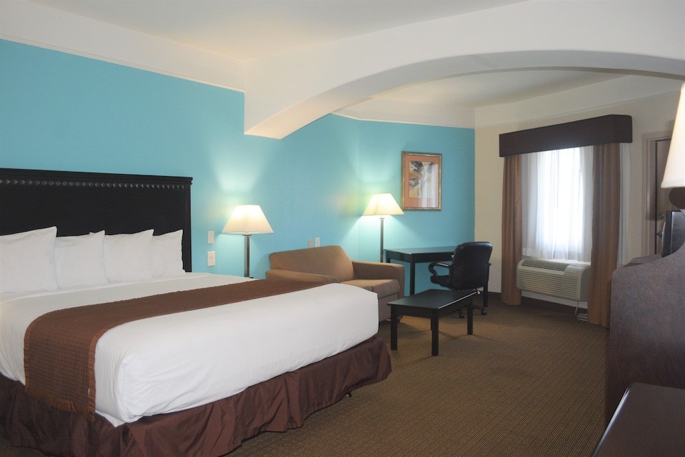 Suite, 1 King Bed, Non Smoking, Ocean View - Photo 6