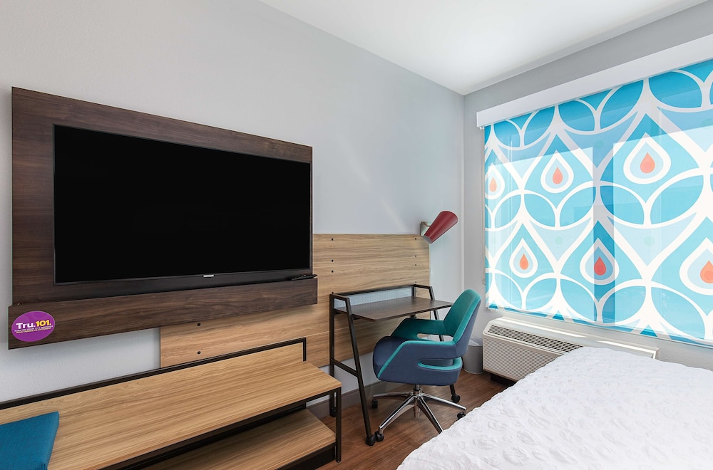Room, 2 Queen Beds - Photo 3