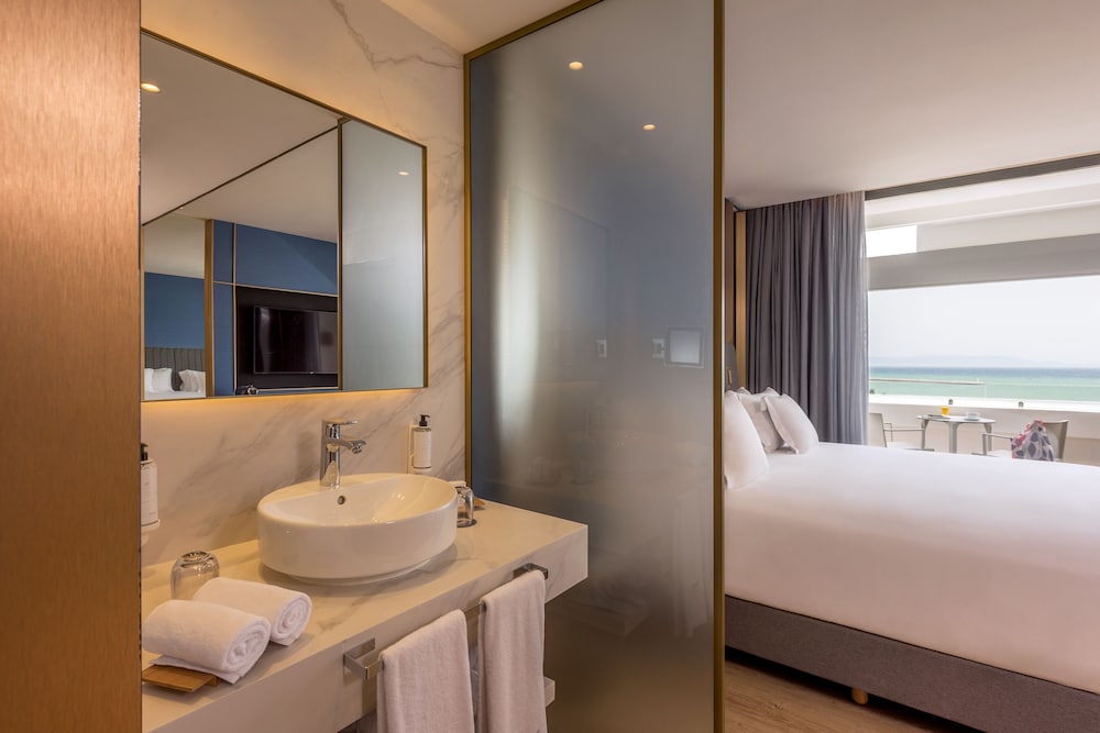 Deluxe Room, Sea View photo 2