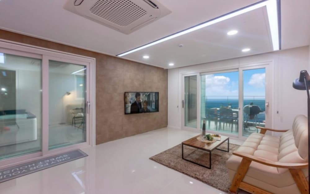 Room (C201 Jetted Spa) - Photo 2