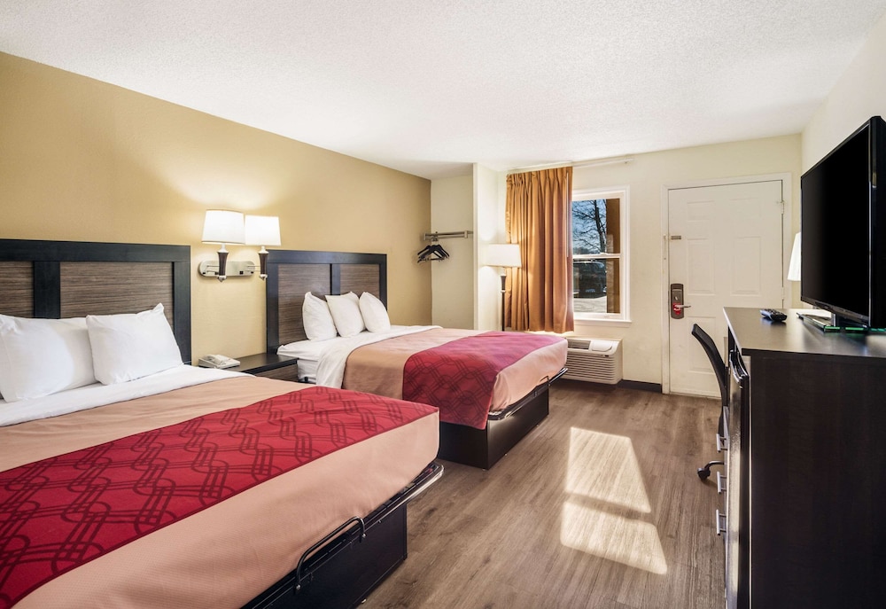 Room, Multiple Beds, Non Smoking photo 3