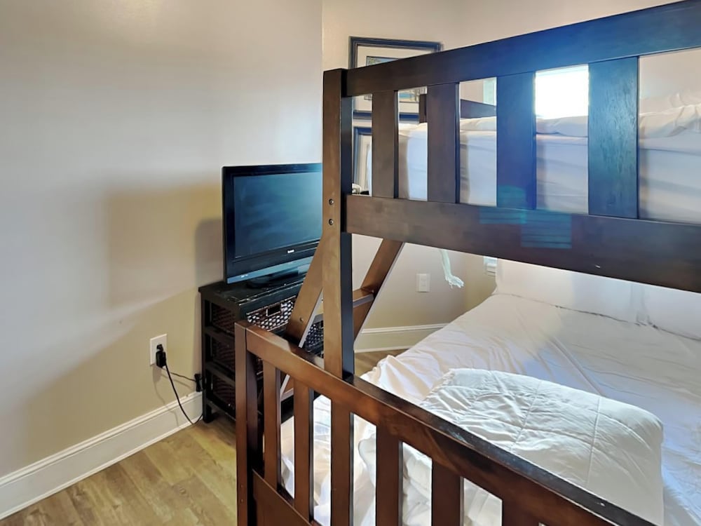 Condo, 3 Bedrooms, Balcony, Ocean View (T2 1204 - No Pets)