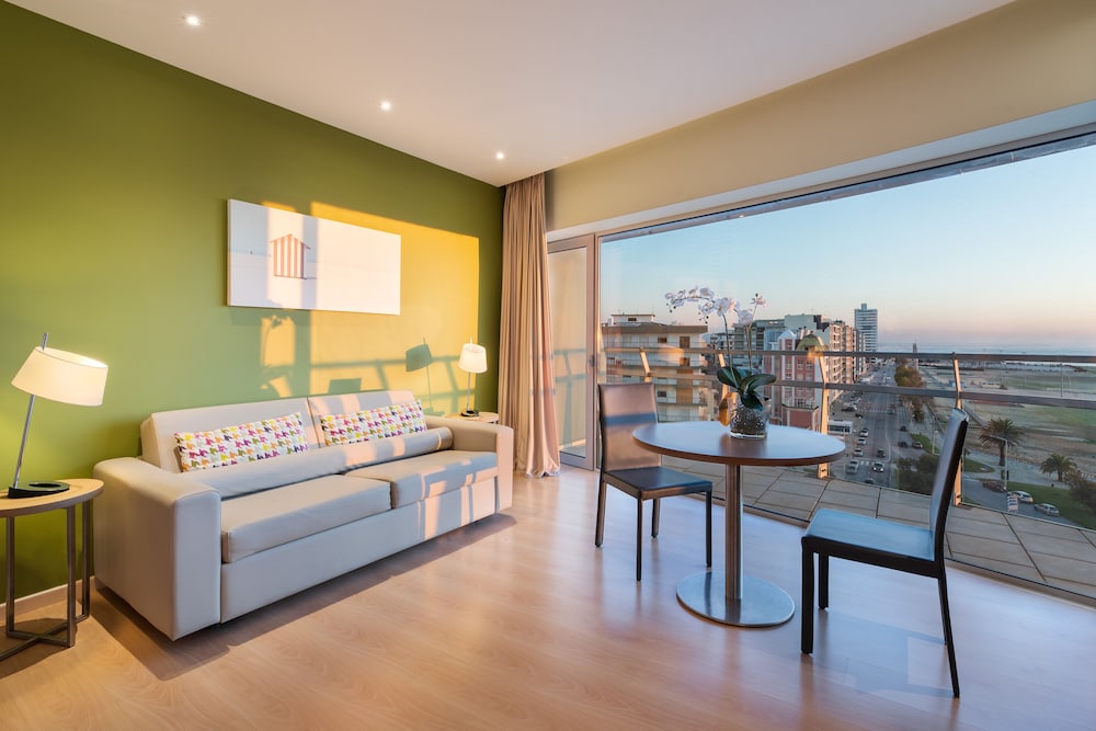 Deluxe Suite, Balcony, Sea View (One Person)