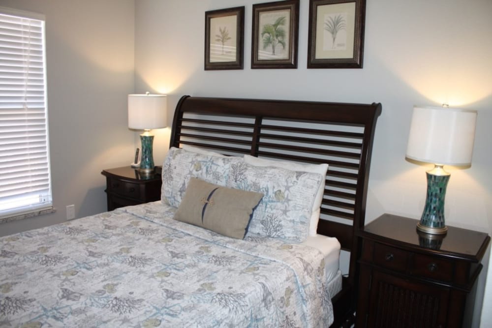 Condo, 2 Bedrooms photo 1