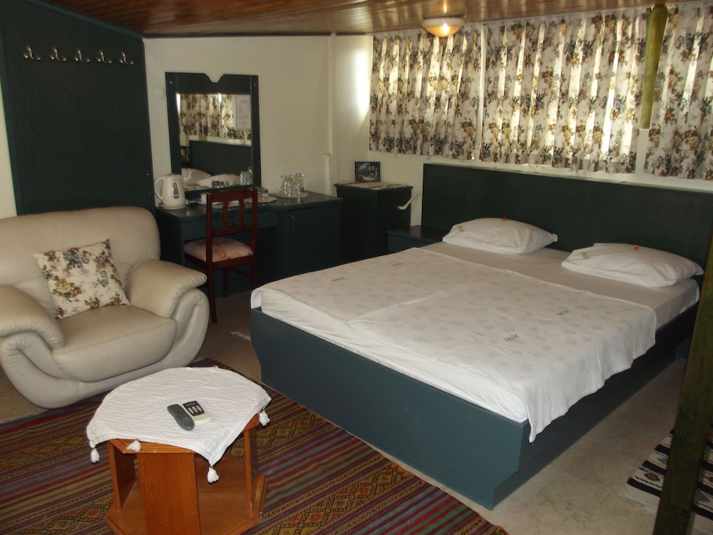 Panoramic Quadruple Room, Multiple Beds, Terrace, Poolside photo 2
