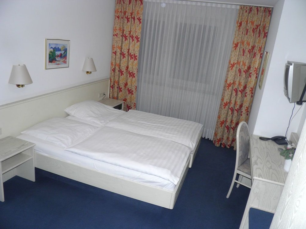 Standard Double or Twin Room photo 2
