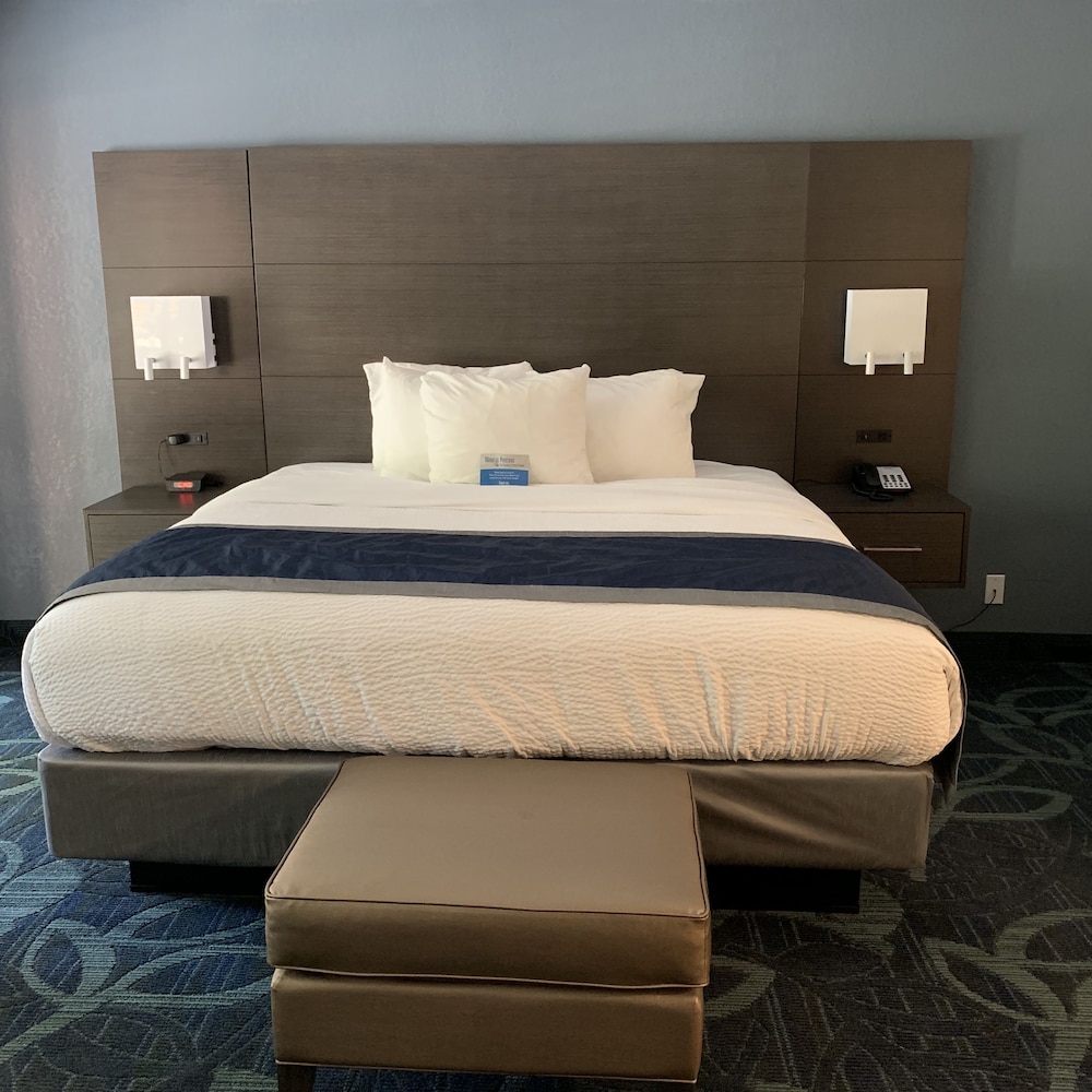 King Suite with Balcony and Sofa Sleeper