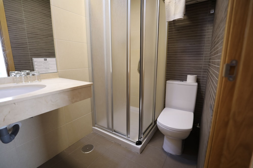 Double Room - Photo 20