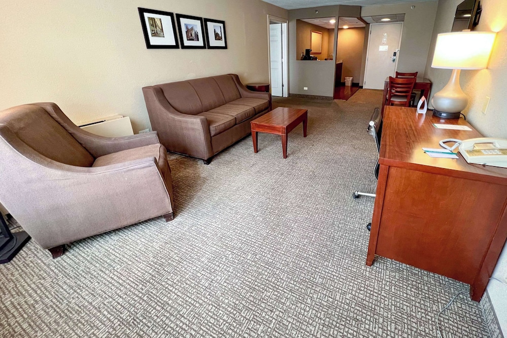 Suite, 2 Queen Beds, Non Smoking - Photo 5