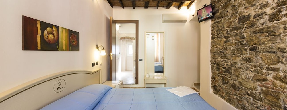 Triple Room - Photo 16