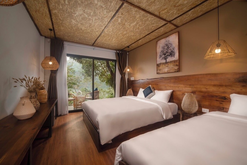 Deluxe Quadruple Room, Lake View photo 1
