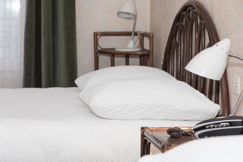 Standard Double Room - Photo 16