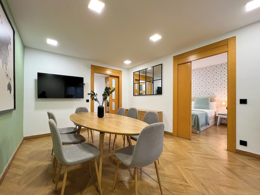 Apartment (3 Bedrooms)