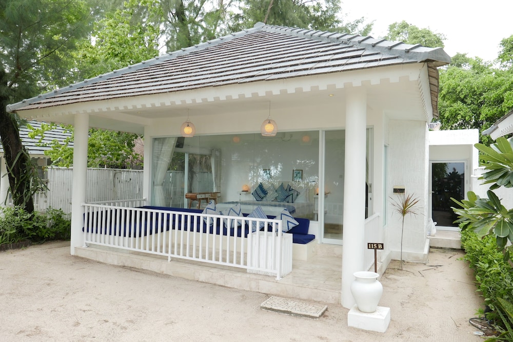 Bungalow, Sea View photo 2