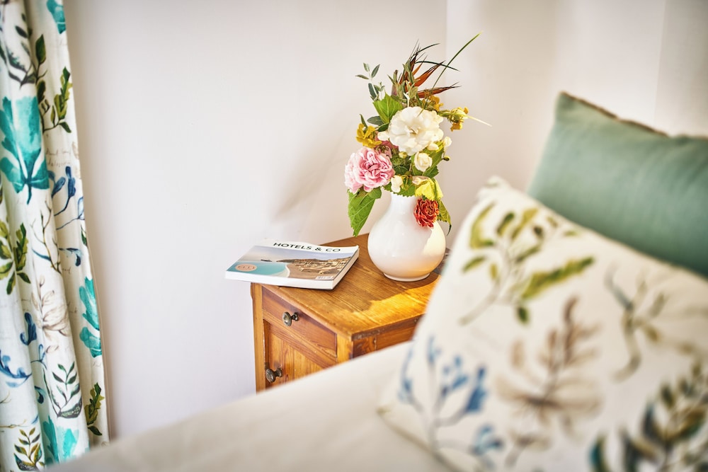 Double Room (Petite) photo 2